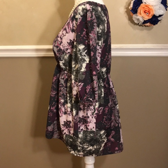 NWOT Ann Taylor LOFT tie sleeve floral top - Picture 4 of 8